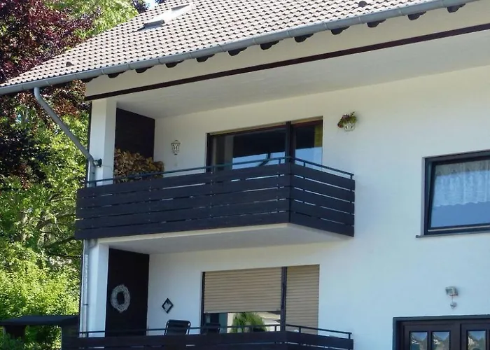 Mit Privatem Balkon By Interhome